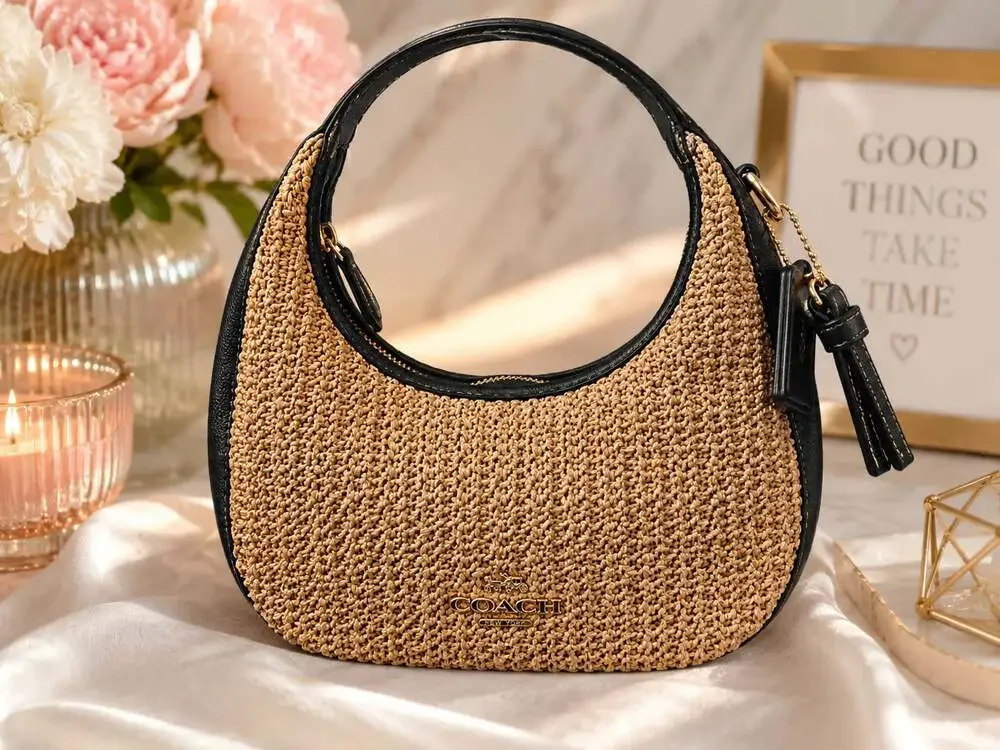 Coach Carmen Mini Crossbody Bag CAL02 Great Condition!!